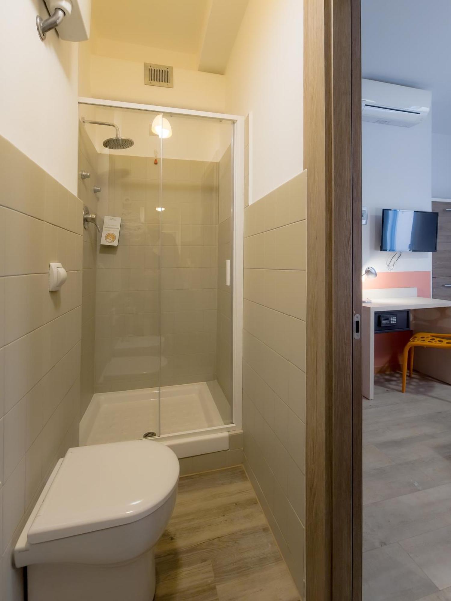 Nologo Hotel 2*